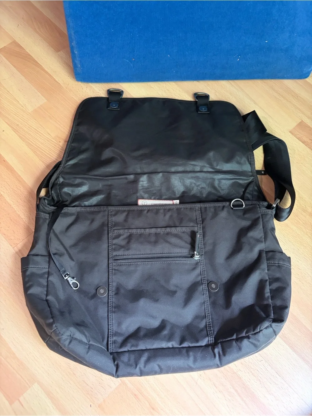 T Tech by Tumi Nylon Messenger Bag for Men - Durable Everyday Crossbody